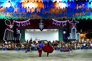 Foto - APRESENTAÇÕES DE QUADRILHAS