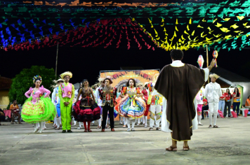 Foto - APRESENTAÇÕES DE QUADRILHAS